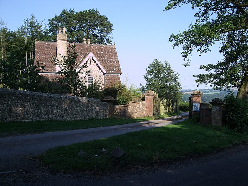 File:Geograph 3061309 Entrance to Leigh House.jpg
