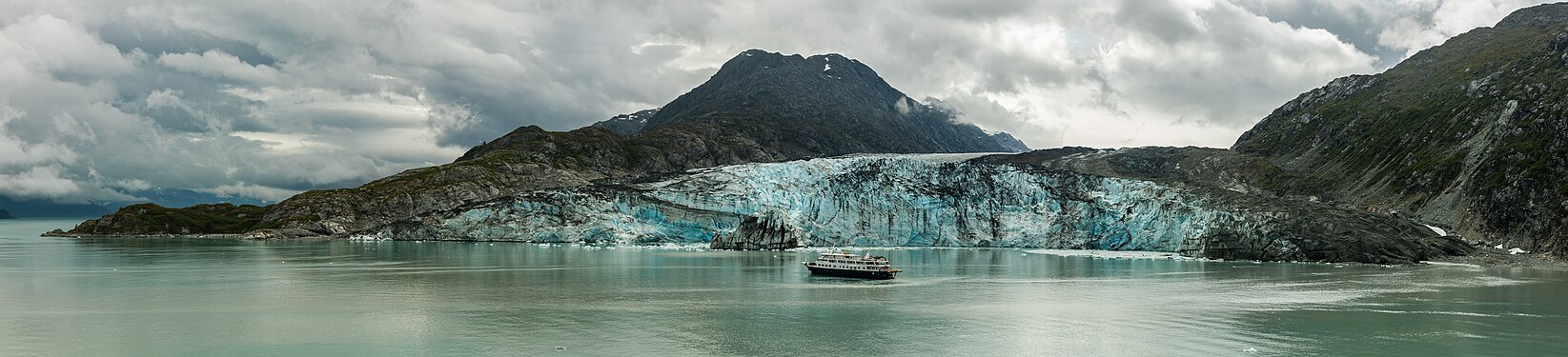 Lamplugh Glacier, Glacier Bay National Park, Alaska, USA.