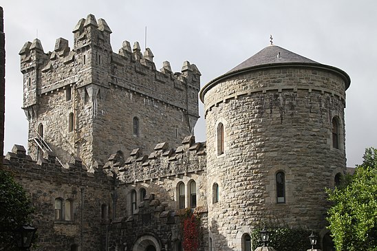 Разбитая крепость. Замок Гленвей. Гленвех (Ирландия). Глэнвей замок в Ирландии. Замок Донегол Ирландия.