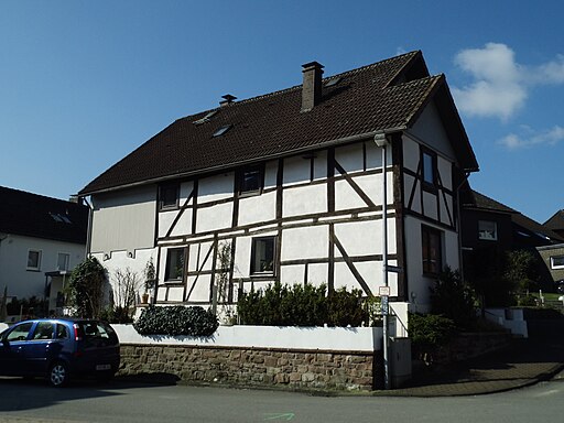 Höxter, OT Brenkhausen, Am Heineberg 1