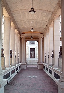 <span class="mw-page-title-main">Hall of Fame for Great Americans</span> Sculpture gallery in the Bronx, New York