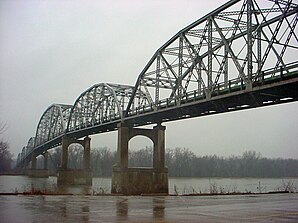 Мост через реку Иллинойс в Генри