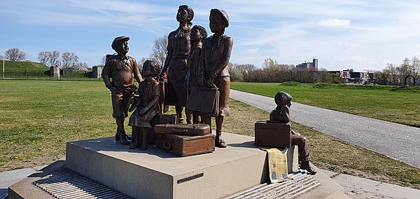 Channel Crossing to Life [nl], Frank Meisler, unveiled November 2011