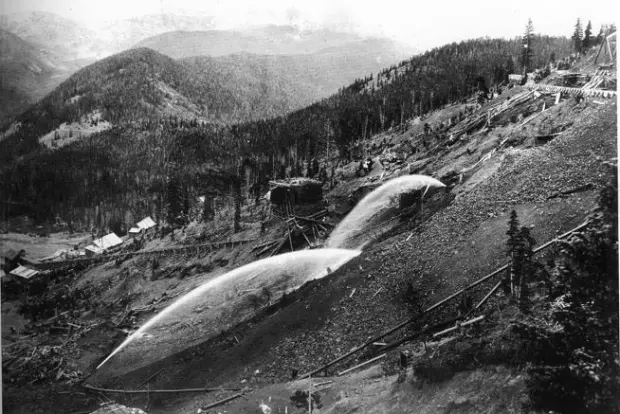 File:Hydraulic mining on Farncomb Hill above Parkville, Colorado.webp