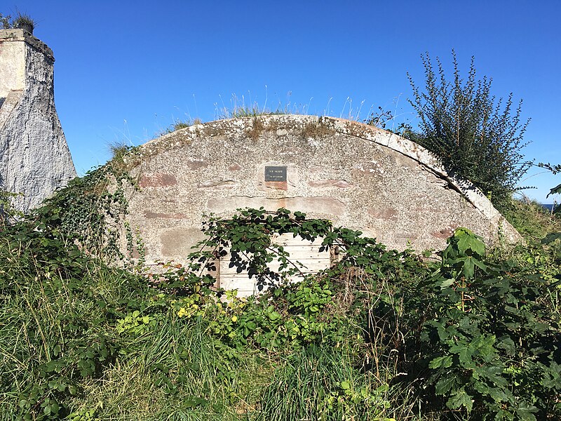 File:Ice House, Braehead, Cromarty.jpg