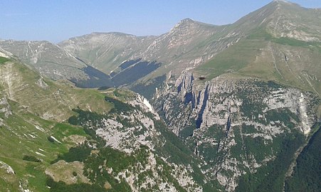 Gole dell'Infernaccio dal M.Sibilla - Monte Bove Sud from South-East