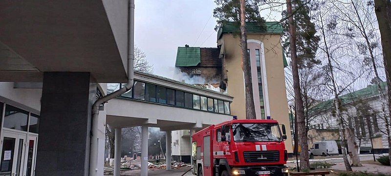 File:Infrastructure of the University of the State Tax Service of Ukraine in Irpin damaged by Russian shelling.jpg