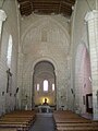 Intérieur de l'église romane