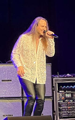 <span class="mw-page-title-main">Jon Davison</span> American musician (born 1971)