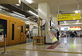 近鉄名古屋駅では電車を降りたその先にJR在来線および新幹線の連絡改札口がある。