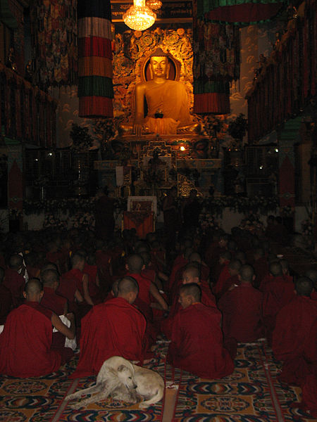 File:Karmapa temple, Bodhgaya.jpg