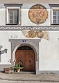 English: Renaissance portal and coats of arms Deutsch: Renaisssance-Portal und Wappen