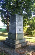 Memorial to those who fell in World War I, with enclosure