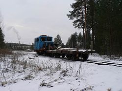 Diesel-elektrische Lokomotive ЭСУ2а – № 568 mit Güterzug