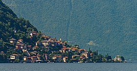 Laglio from Lake Como ferry.jpg