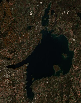 <span class="mw-page-title-main">Lake Simcoe</span> Lake in Ontario, Canada