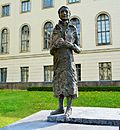 Lise Meitner monument Unter den Linden Berlin (3) .JPG