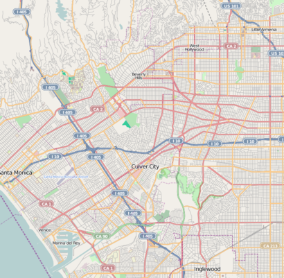 How to get to Holmby Hills with public transit - About the place