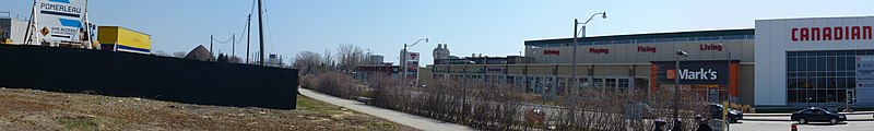 File:Looking at the Ashbridges Bay Carhouse, 2013 04 27 -dl--dr.jpg