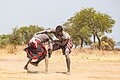 Lucha entre clanes de la tribu Mundari, Terekeka, Sudán del Sur, 2024-01-29, DD 166