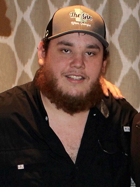 Luke Combs.jpg