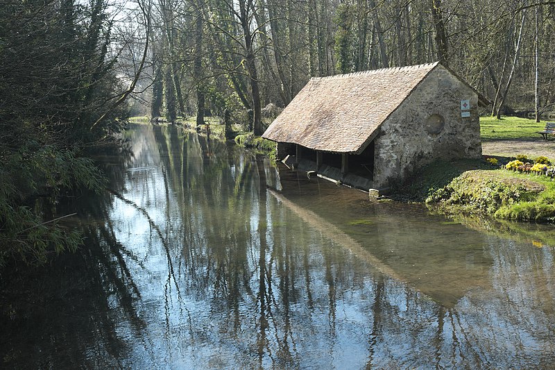 File:Méréville (Essonne) Lavoir 681.jpg