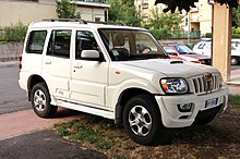 Mahindra Goa 5door в Avellino.JPG