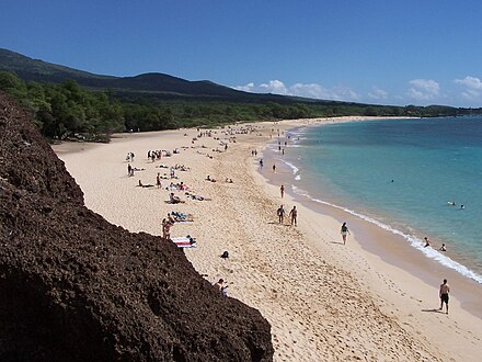 The long stretch of Big Beach at Makena State Park