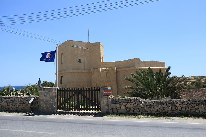 File:Malta - Marsaskala - Triq id-Dahla ta' San Tumas + Mamo Tower 02 ies.jpg