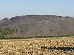 Le sommet du terril no 4 en cours d'exploitation.