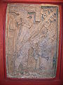 ヤシュチランのリンテル24号。マヤの放血儀礼が描かれている。