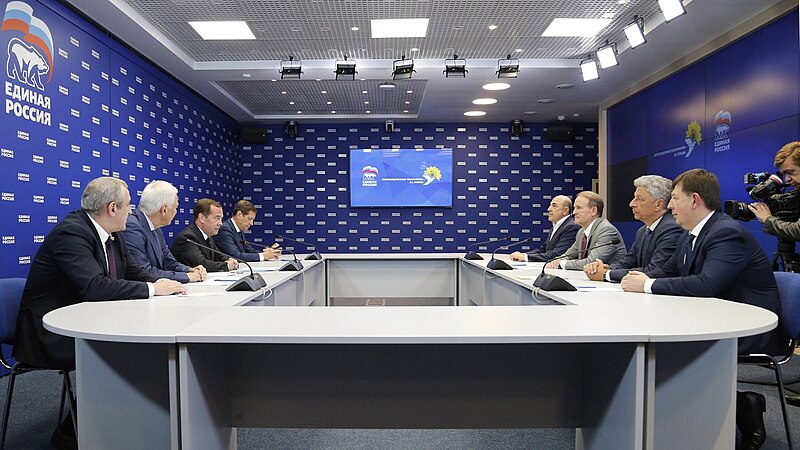 File:Medvedev and Opposition Platform — For life.jpg