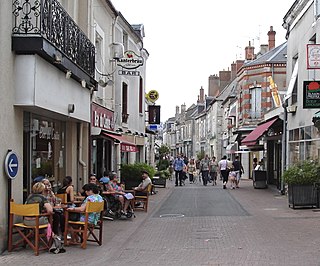 <span class="mw-page-title-main">Mer, Loir-et-Cher</span> Commune in Centre-Val de Loire, France