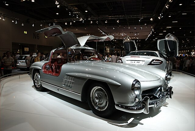 A 1954 Mercedes-Benz 300 SL which featured wheels under the main body of the vehicle, primarily for aerodynamic drag reduction