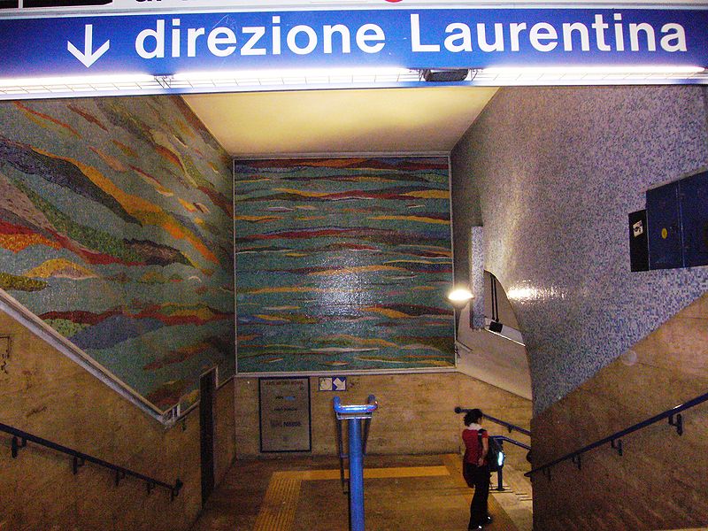 File:Metro B Colosseo 1000099.JPG