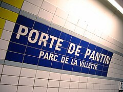 Signalétique du Métro de Paris par Adrian Frutiger (1973).