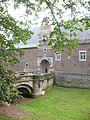 Toegangsbrug met droge gracht