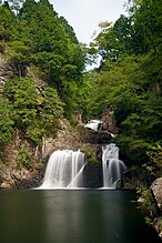 三段峡の三ツ滝（広島県北広島町）