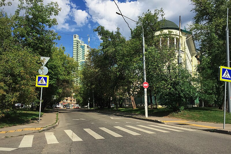 File:Moscow, Proezd 64 and Mazhorov Lane (30758620413).jpg
