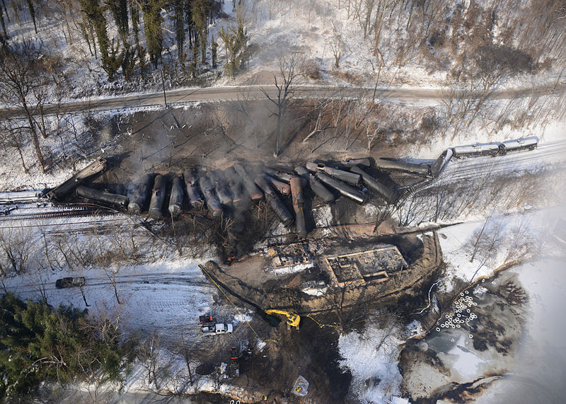 File:Mount-Carbon-West-Va-2015-train-derailment-response-1.jpg