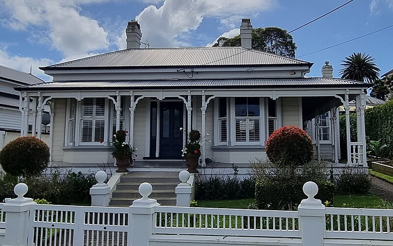 File:NZ AK House 15 Jubilee Avenue (1).jpg