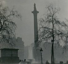 Nelson's Column during the Great Smog of 1952.jpg