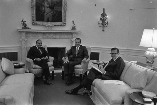 Colson with President Richard Nixon and pollster Louis Harris on October 13, 1971, in the Oval Office