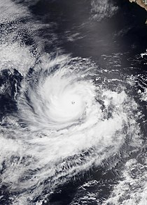 Imagem de satélite do furacão Norman atingindo o pico como um furacão de categoria 4 em 30 de agosto