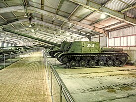 Советская опытная тяжёлая самоходно-артиллерийская установка ИСУ-130 (Объект 250) в музее бронетехники в Кубинке.