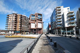 Odden sett fra broen til Holmen med broen og Tjuvholmen allé Foto: Helge Høifødt