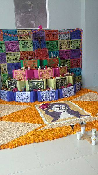 File:Ofrendas de di de muertos tipicas.jpg