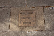 Olga Miller plak, Maryborough, oktober 2020.jpg