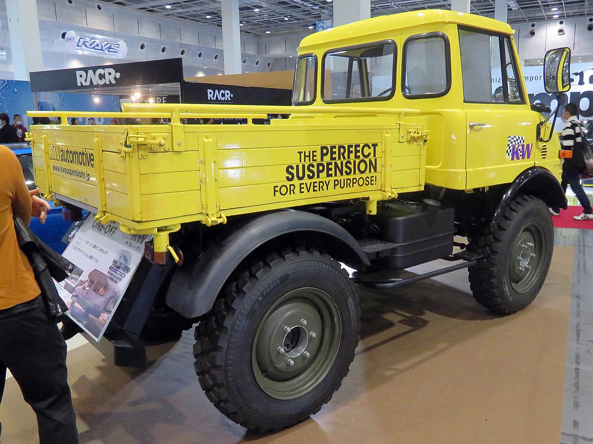 Mercedes Benz Unimog 2020