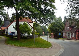 Ortens centrum med kyrka